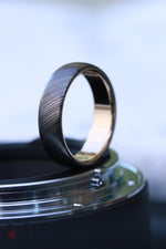 18k yellow gold & black ZrTi/NbZr, domed shape! Niobium zirconium damascus ring