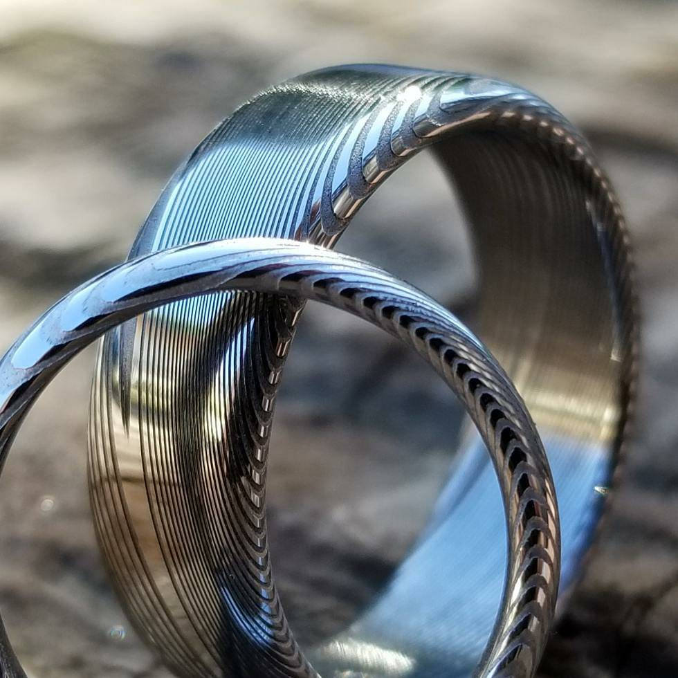 Two Genuine Damascus ring set Stainless steel Damascus  &quot;traditional&quot; wood-grain pattern (natural finish) rings Damascus steel ring