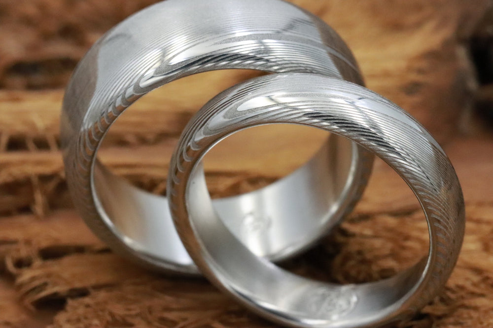 Two Genuine Damascus ring set Stainless steel Damascus  "traditional" wood-grain pattern (natural finish) his and hers rings